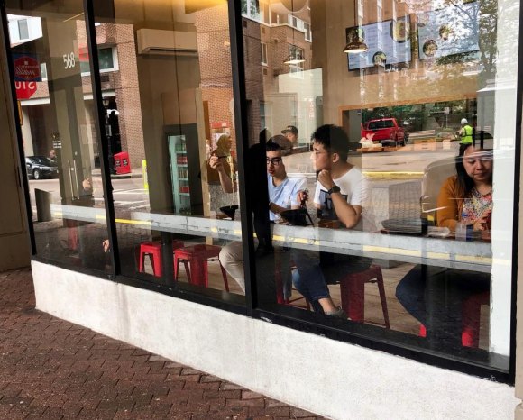 Liukoushui Hot-Pot finally gets DOH inspection: How did they do? Liukoushui gets praise from satisfied customers but food safety concerns persist.